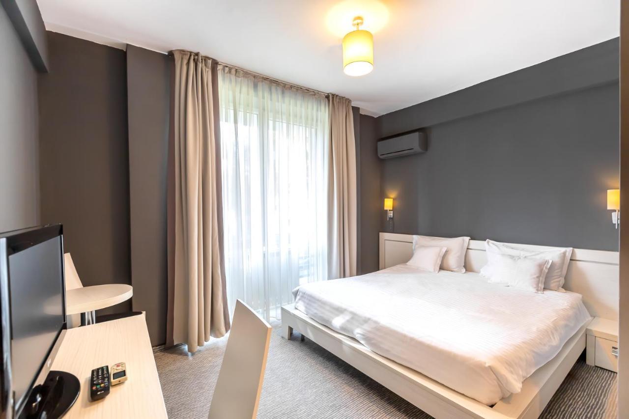 Alex&George Boutique Hotel Cluj-Napoca Exterior photo