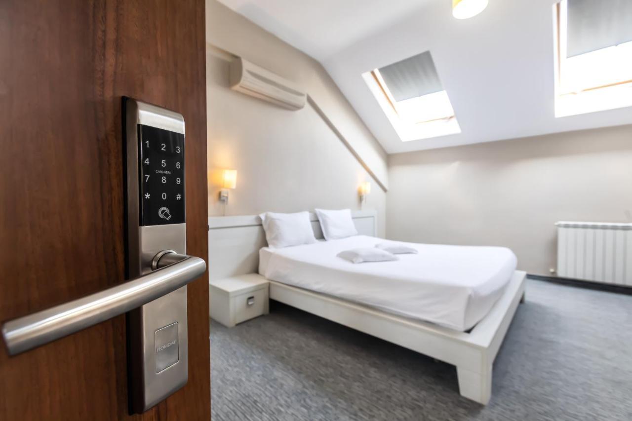 Alex&George Boutique Hotel Cluj-Napoca Exterior photo