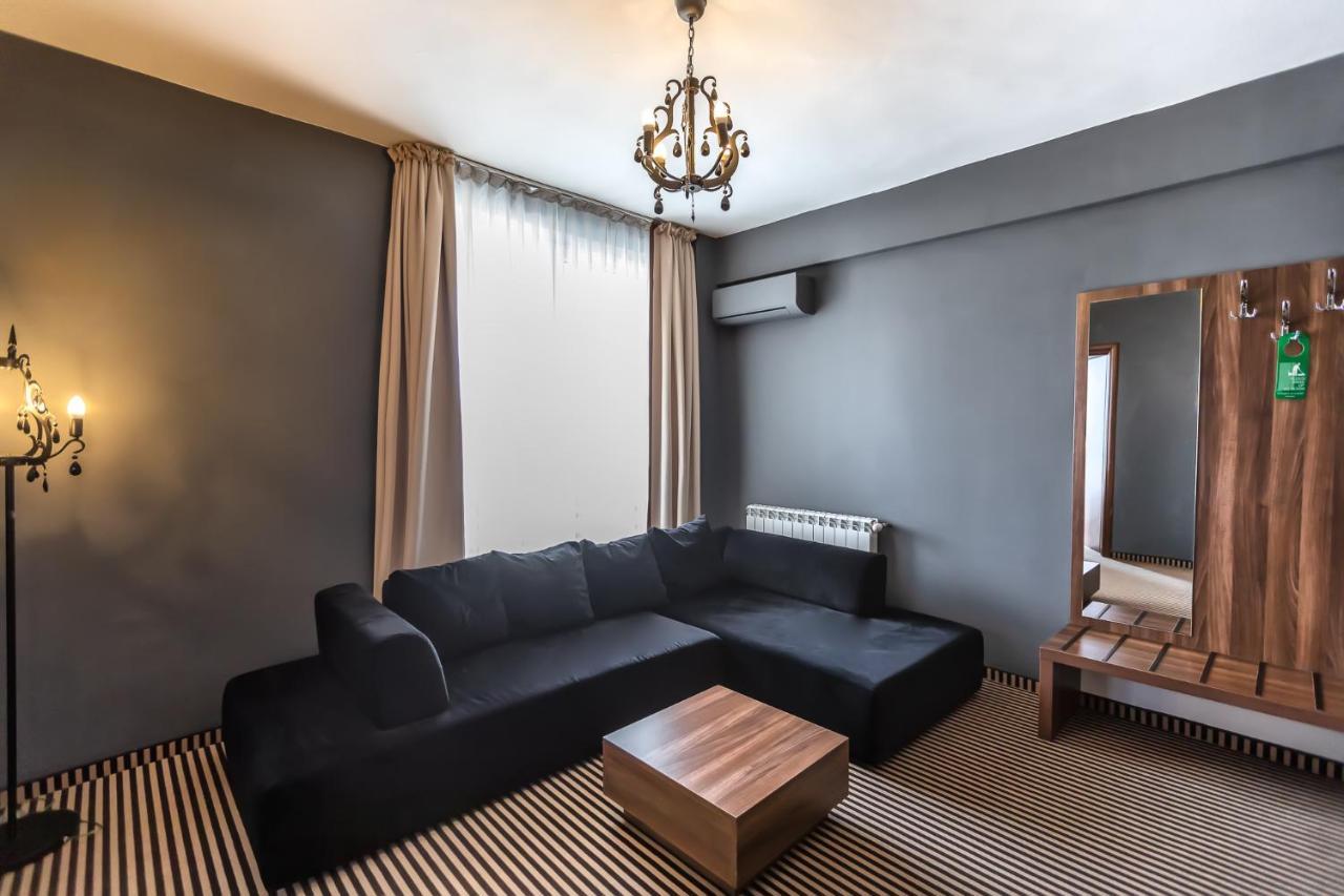 Alex&George Boutique Hotel Cluj-Napoca Exterior photo