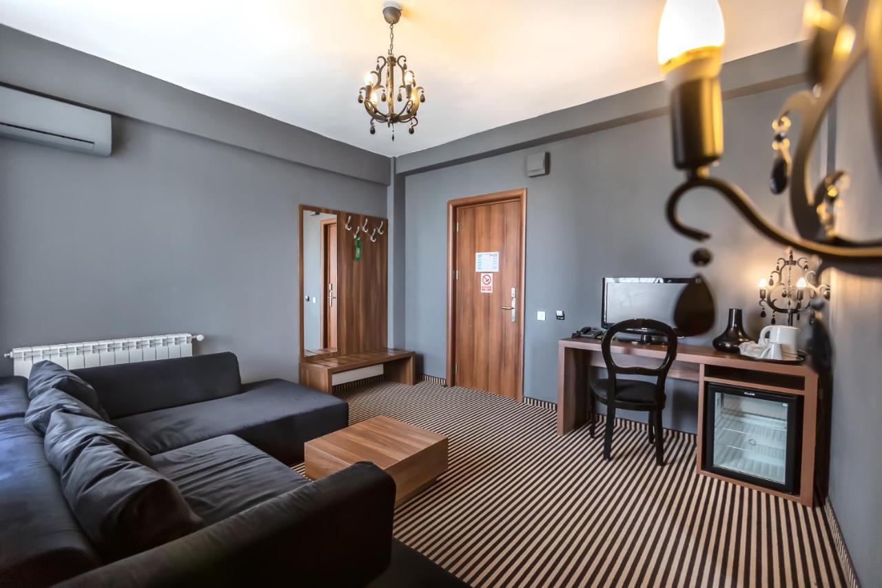 Alex&George Boutique Hotel Cluj-Napoca Exterior photo