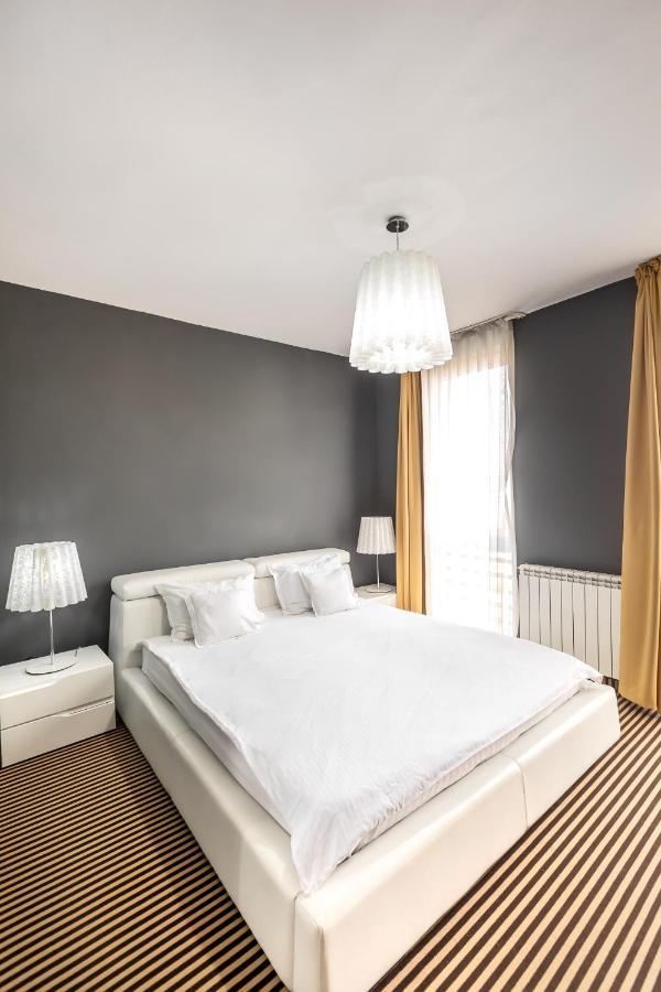 Alex&George Boutique Hotel Cluj-Napoca Exterior photo